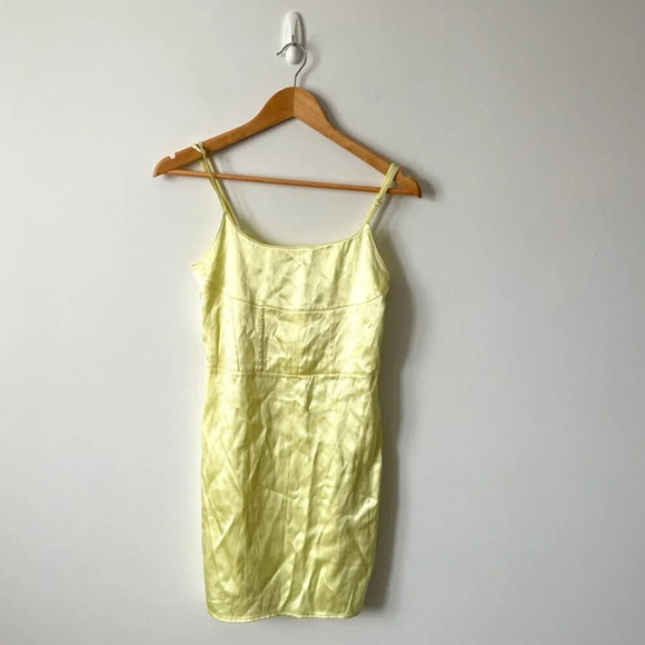 Zara Satin Effect Mini  Dress Light Yellow Size Large NWOT - Picture 3 of 7